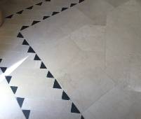 Suelos de m&aacute;rmol crema marfil envejecido