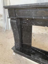 Chimenea m&aacute;rmol negro marquina pulido 05